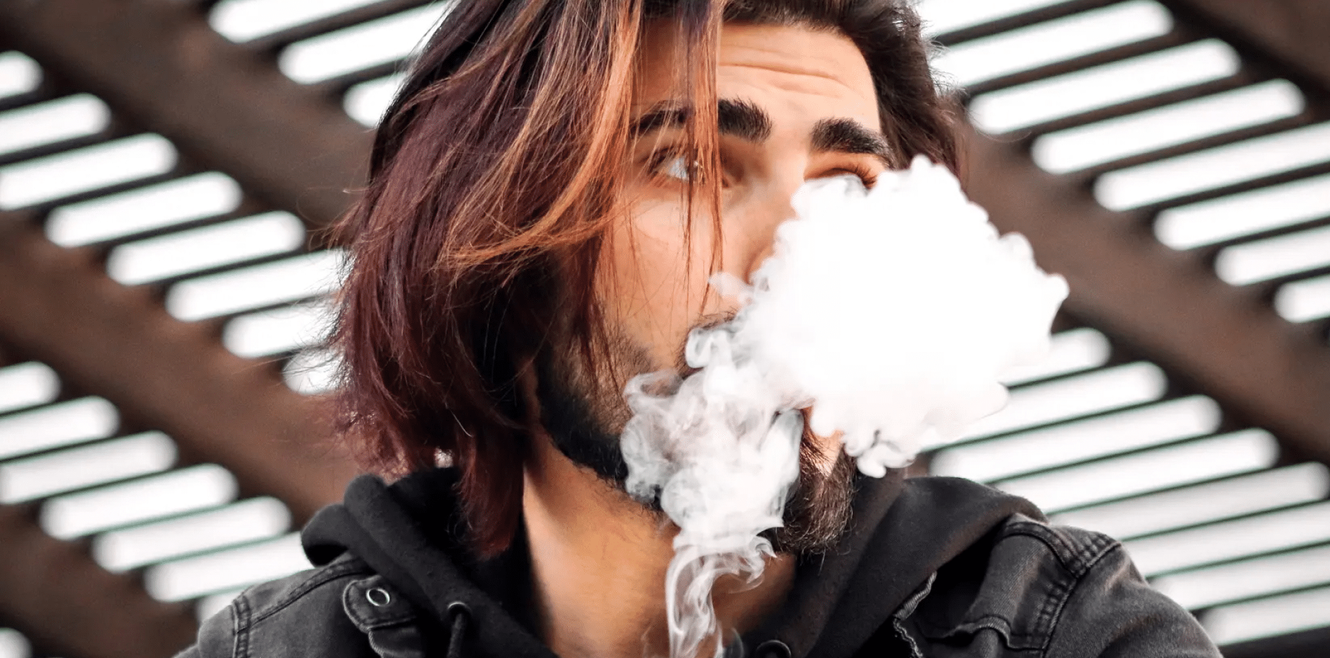 Les vapes jetables posent un problème environnemental, mais les producteurs n'arrêteront pas leur production tant que vous n'aurez pas cessé d'acheter